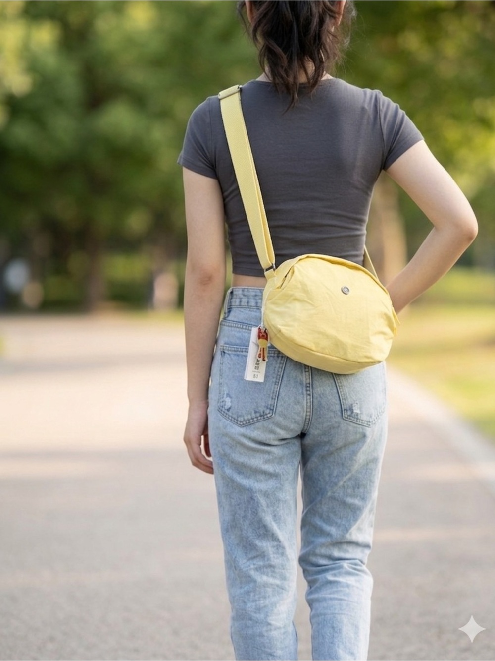 Ultra-Light Water-Resistant Minimalist Crossbody Bag, Large Capacity, Cotton Str